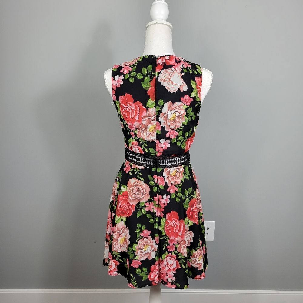 Disney Floral Sleeveless Fit & Flare Dress – Black Small - Picture 9 of 15